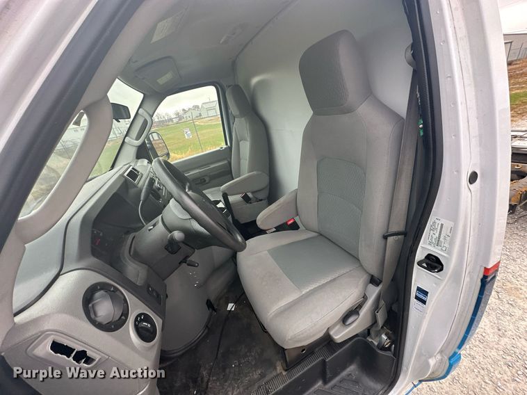image for item NO9400 2017 Ford E450 Super Duty  van cab and chassis
