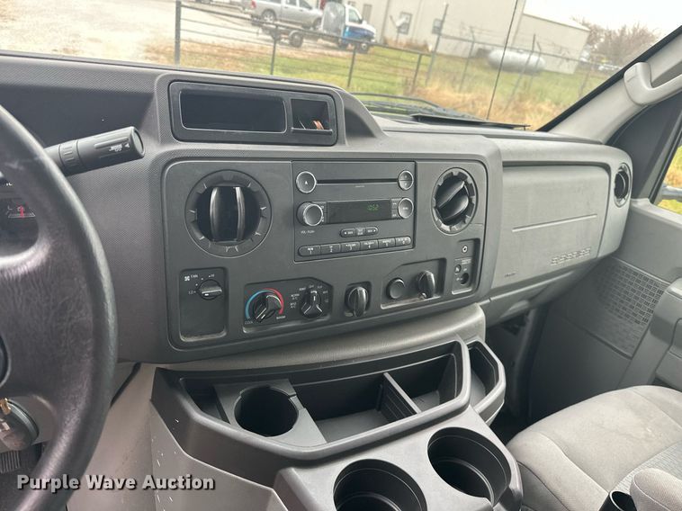 image for item NO9400 2017 Ford E450 Super Duty  van cab and chassis