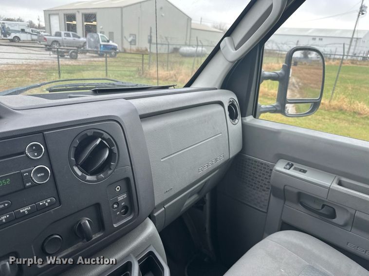 image for item NO9400 2017 Ford E450 Super Duty  van cab and chassis