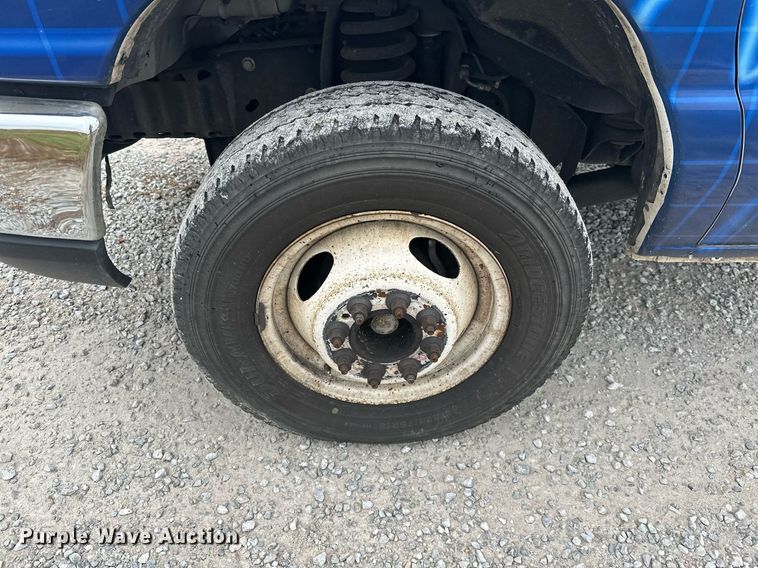 image for item NO9400 2017 Ford E450 Super Duty  van cab and chassis