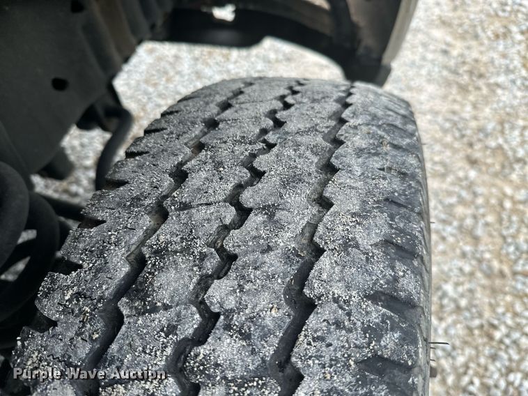 image for item NO9400 2017 Ford E450 Super Duty  van cab and chassis