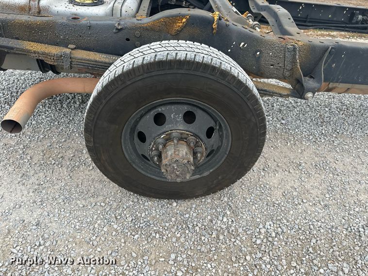 image for item NO9400 2017 Ford E450 Super Duty  van cab and chassis