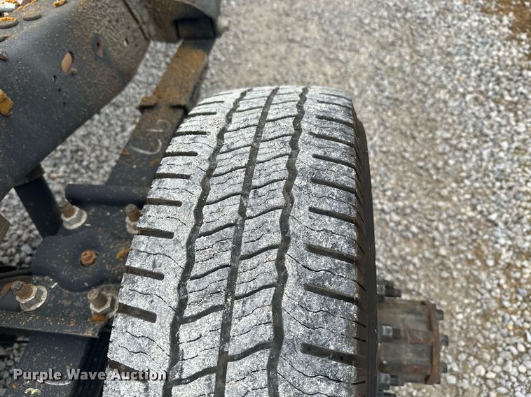 image for item NO9400 2017 Ford E450 Super Duty  van cab and chassis