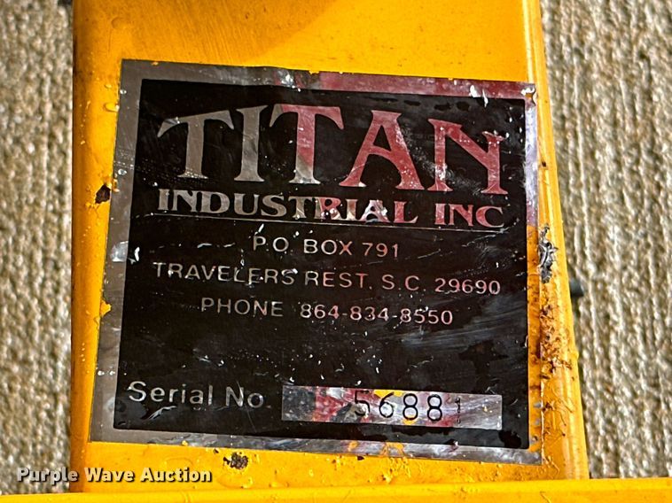 image for item NO9402 Titan Industrial 7000  generator