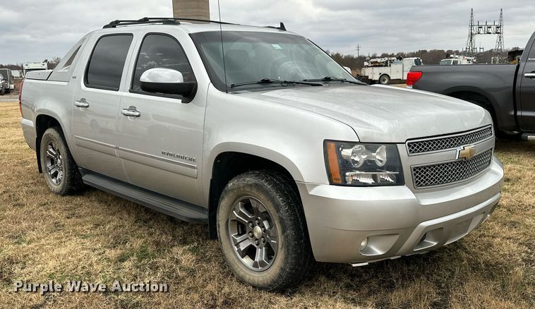 image for item NO9408 2011 Chevrolet Avalanche  pickup truck