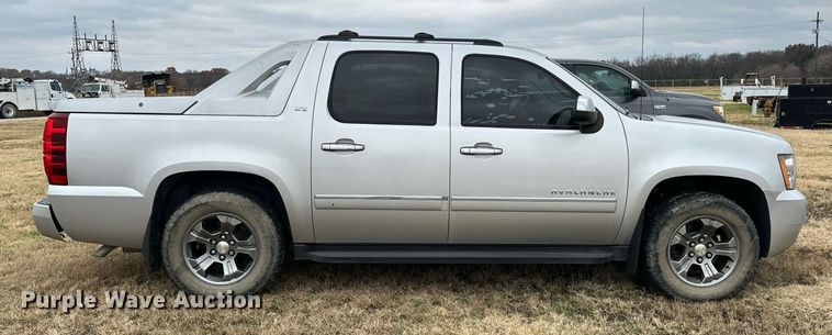 image for item NO9408 2011 Chevrolet Avalanche  pickup truck