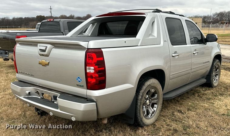 image for item NO9408 2011 Chevrolet Avalanche  pickup truck