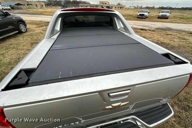 image for item NO9408 2011 Chevrolet Avalanche  pickup truck