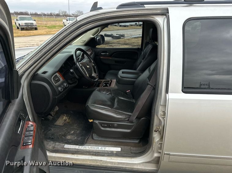 image for item NO9408 2011 Chevrolet Avalanche  pickup truck