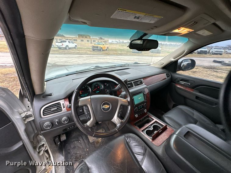 image for item NO9408 2011 Chevrolet Avalanche  pickup truck