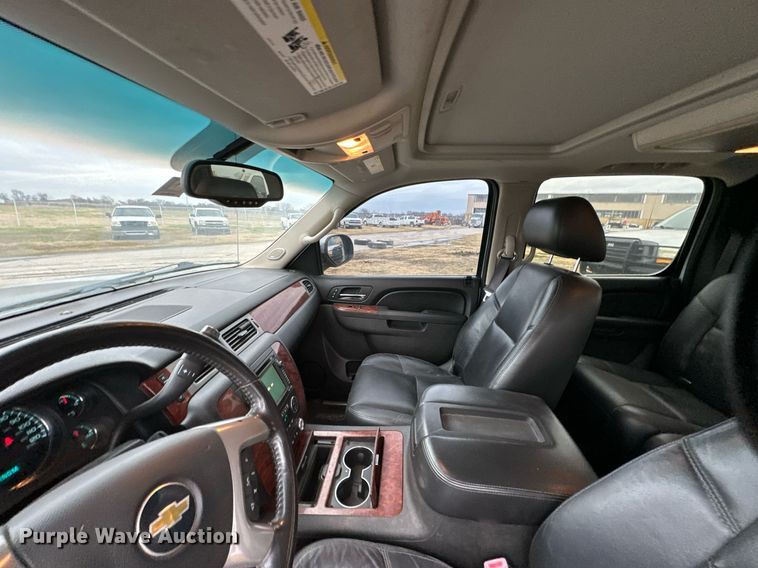 image for item NO9408 2011 Chevrolet Avalanche  pickup truck