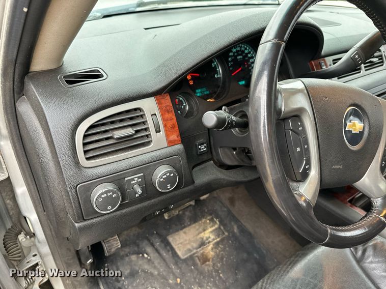 image for item NO9408 2011 Chevrolet Avalanche  pickup truck