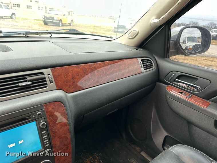 image for item NO9408 2011 Chevrolet Avalanche  pickup truck