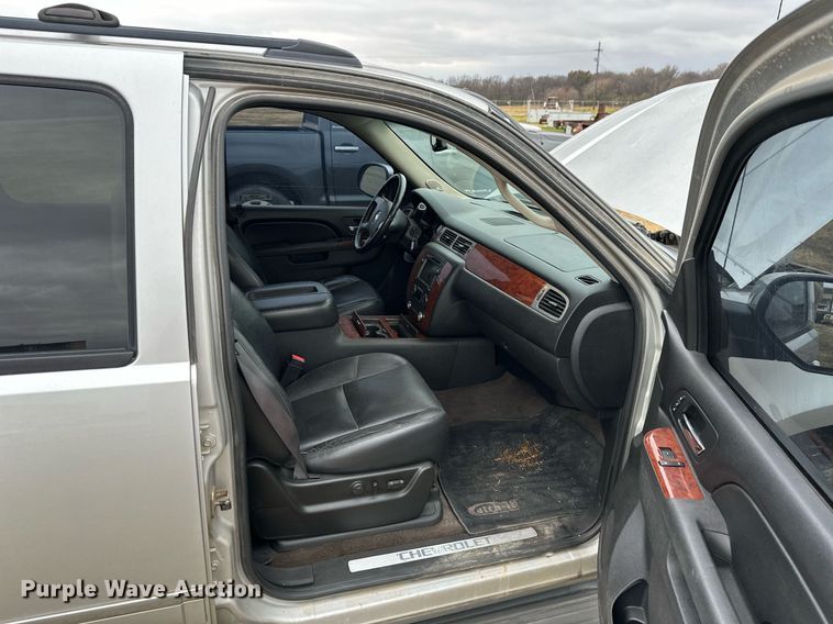 image for item NO9408 2011 Chevrolet Avalanche  pickup truck