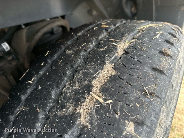 image for item NO9408 2011 Chevrolet Avalanche  pickup truck