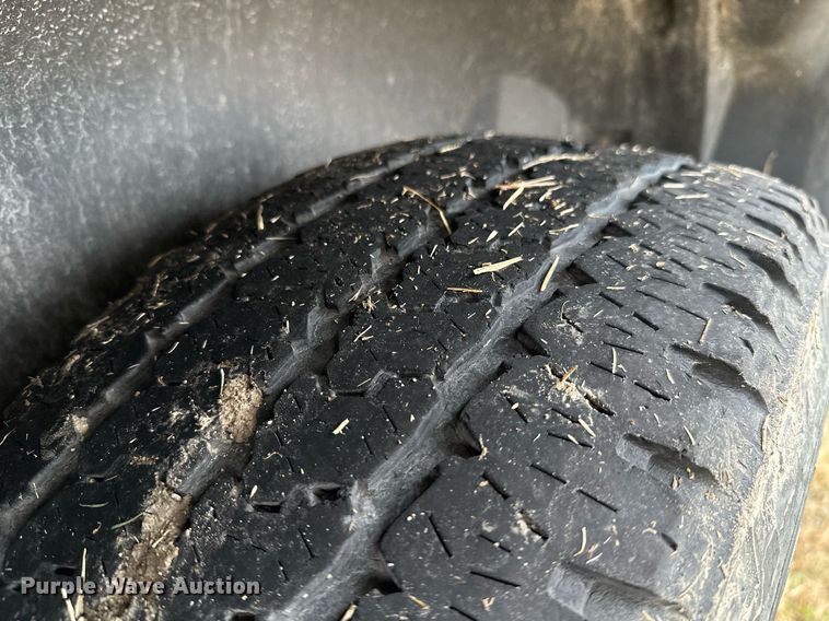 image for item NO9408 2011 Chevrolet Avalanche  pickup truck