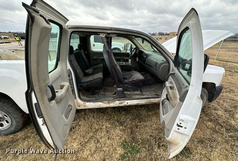 image for item NO9411 2008 Chevrolet Silverado 1500  Ext. Cab pickup truck