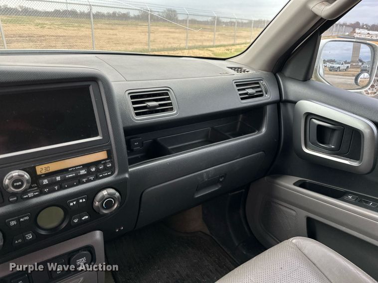 image for item NO9414 2011 Honda Ridgeline  pickup truck