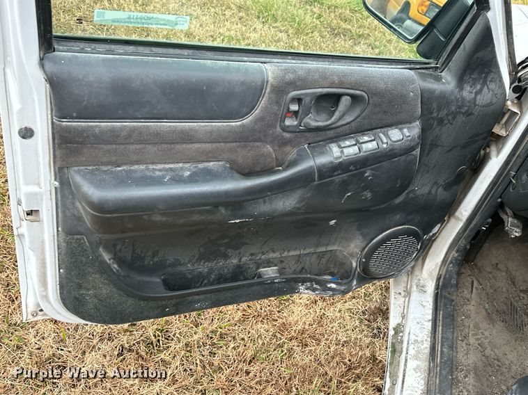 image for item NO9415 2000 GMC Jimmy  SUV