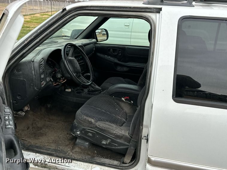 image for item NO9415 2000 GMC Jimmy  SUV