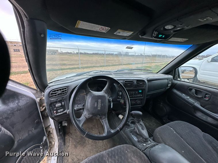 image for item NO9415 2000 GMC Jimmy  SUV