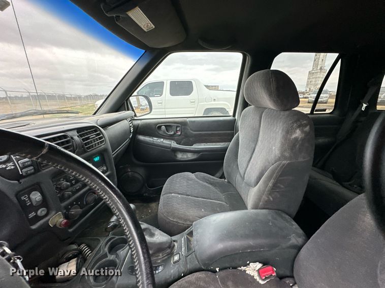 image for item NO9415 2000 GMC Jimmy  SUV