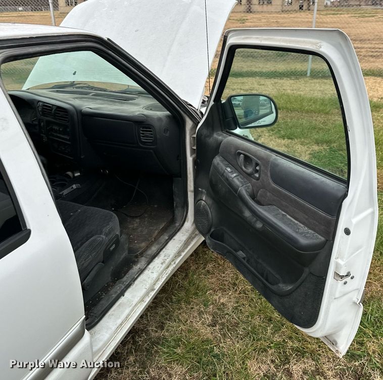 image for item NO9415 2000 GMC Jimmy  SUV