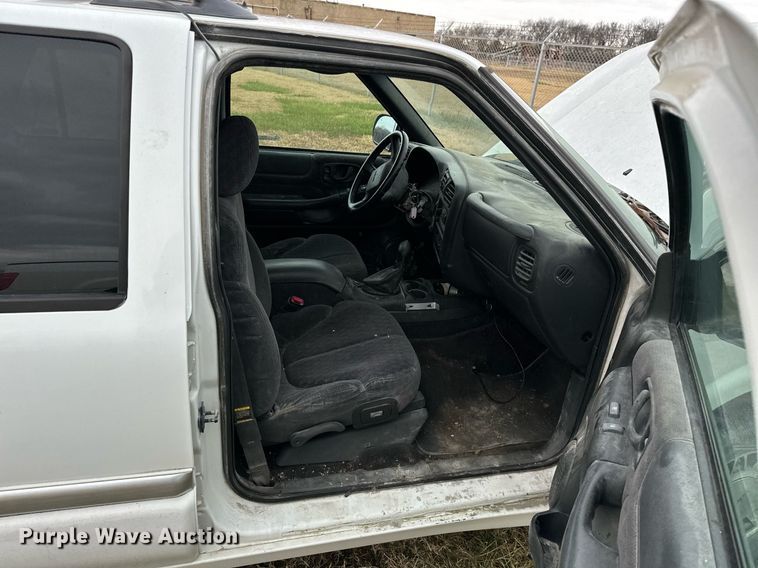 image for item NO9415 2000 GMC Jimmy  SUV