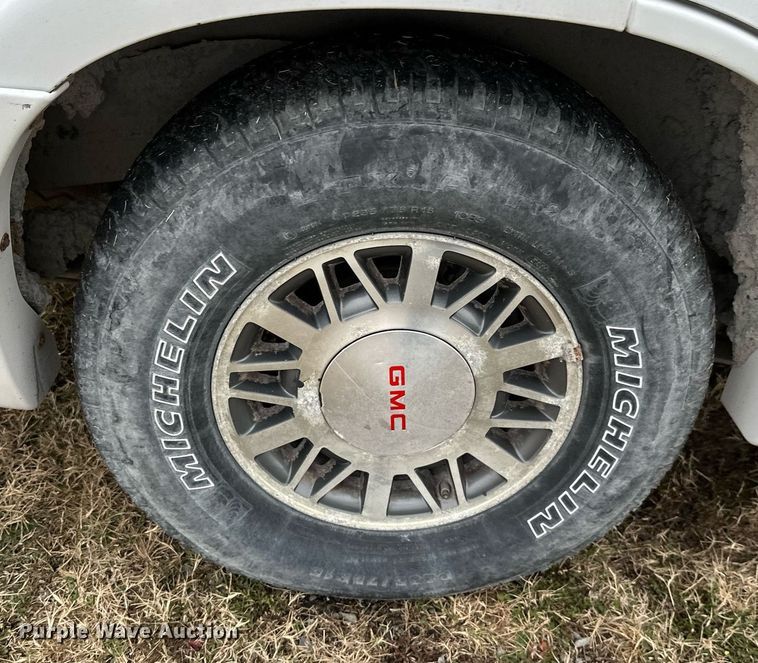 image for item NO9415 2000 GMC Jimmy  SUV