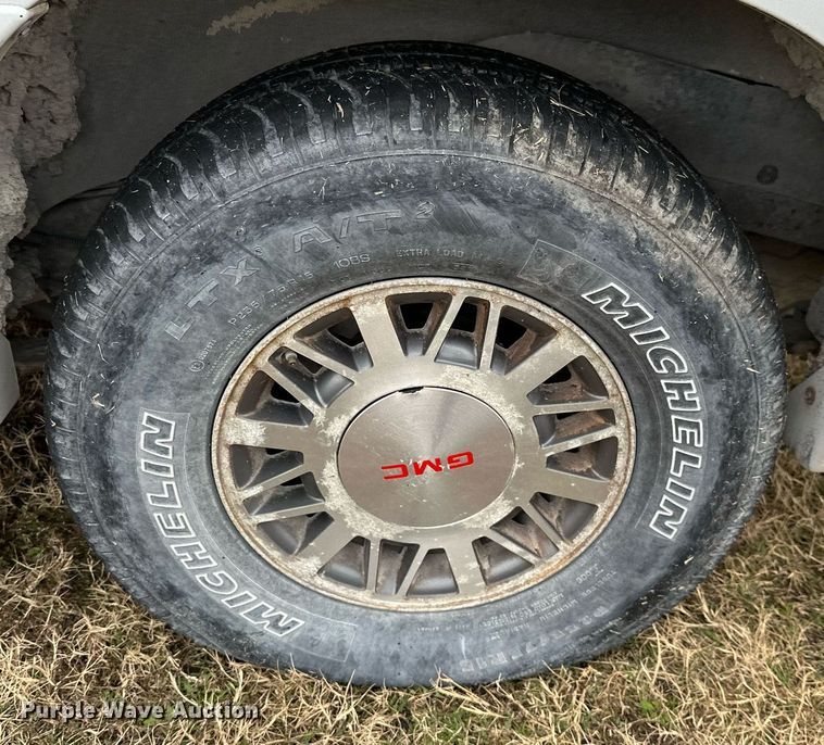 image for item NO9415 2000 GMC Jimmy  SUV