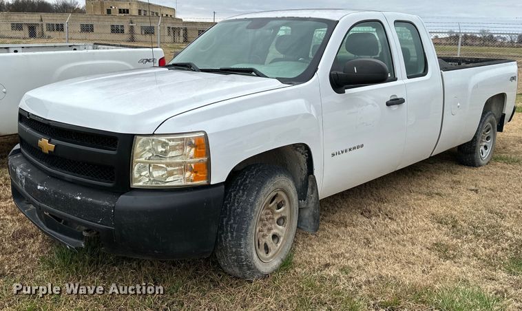 image for item NO9422 2012 Chevrolet Silverado 1500  Ext. Cab pickup truck