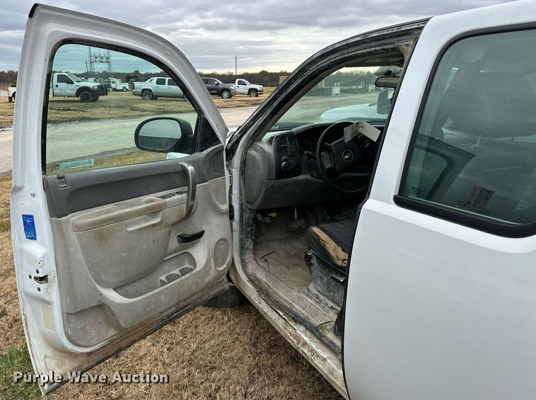 image for item NO9422 2012 Chevrolet Silverado 1500  Ext. Cab pickup truck