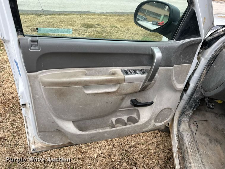 image for item NO9422 2012 Chevrolet Silverado 1500  Ext. Cab pickup truck