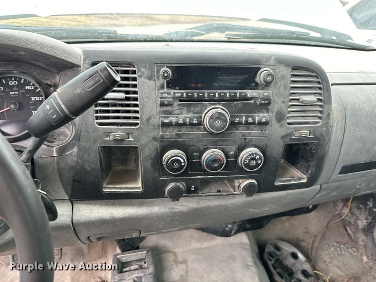 image for item NO9422 2012 Chevrolet Silverado 1500  Ext. Cab pickup truck