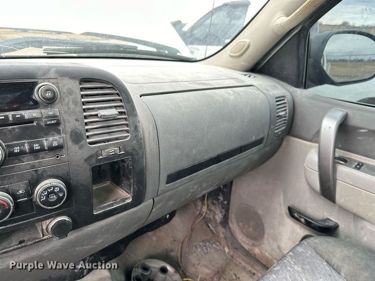 image for item NO9422 2012 Chevrolet Silverado 1500  Ext. Cab pickup truck