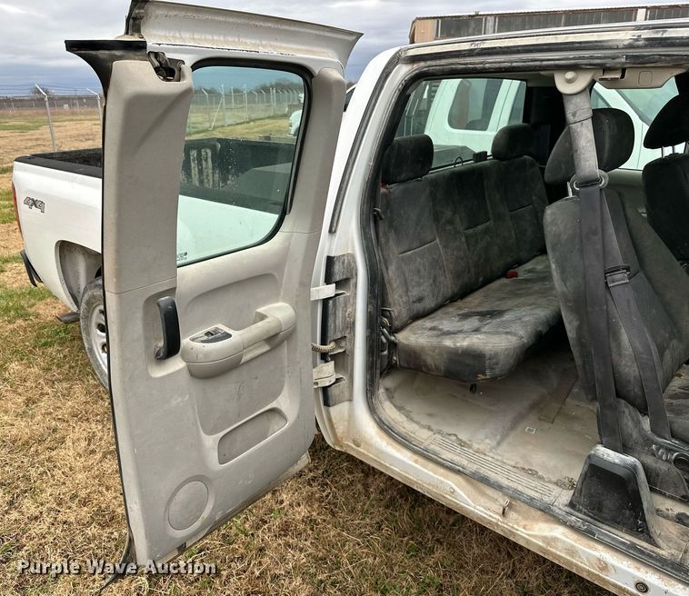 image for item NO9422 2012 Chevrolet Silverado 1500  Ext. Cab pickup truck