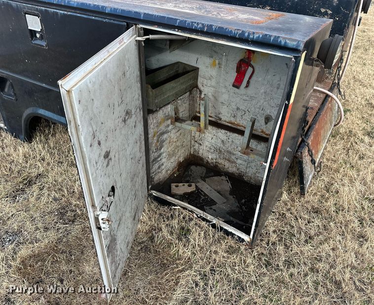 image for item NO9427 Utility bed