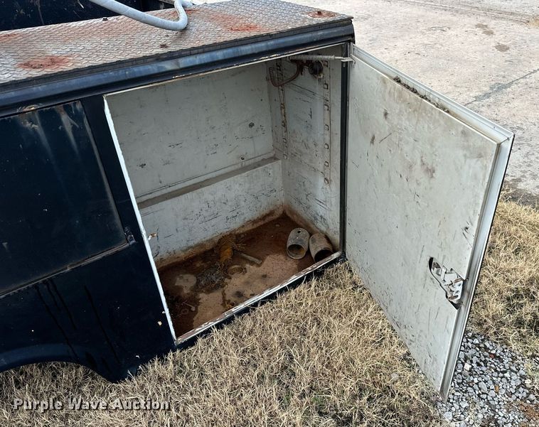 image for item NO9427 Utility bed