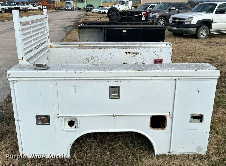 image for item NO9428 Utility bed