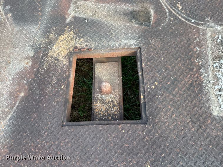 image for item NO9429 Flatbed