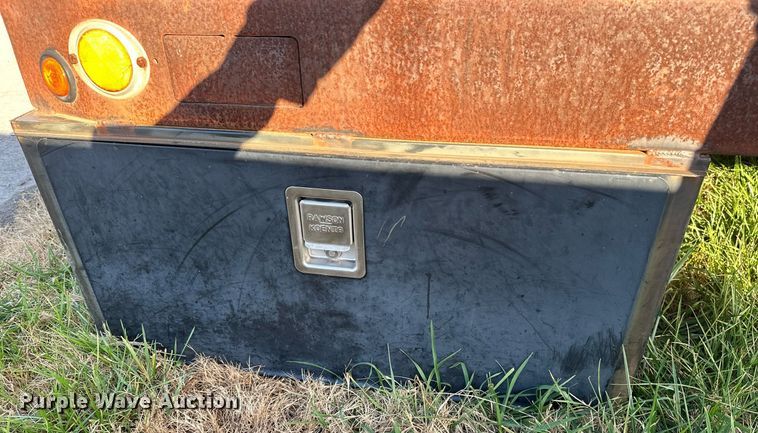 image for item NO9431 Flatbed