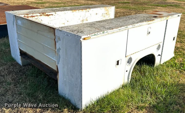 image for item NO9432 Utility bed