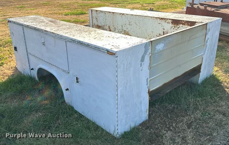 image for item NO9432 Utility bed