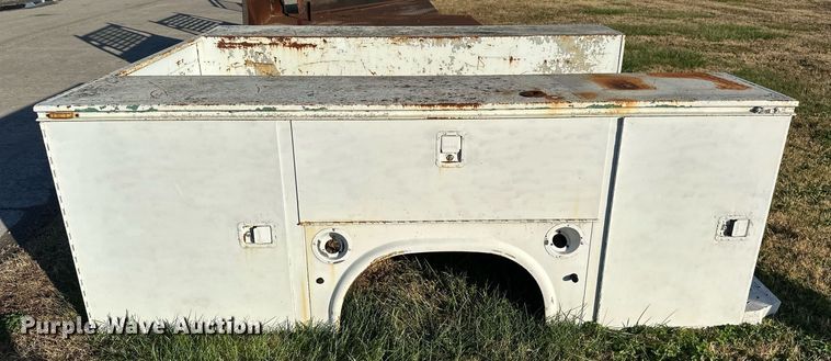 image for item NO9432 Utility bed