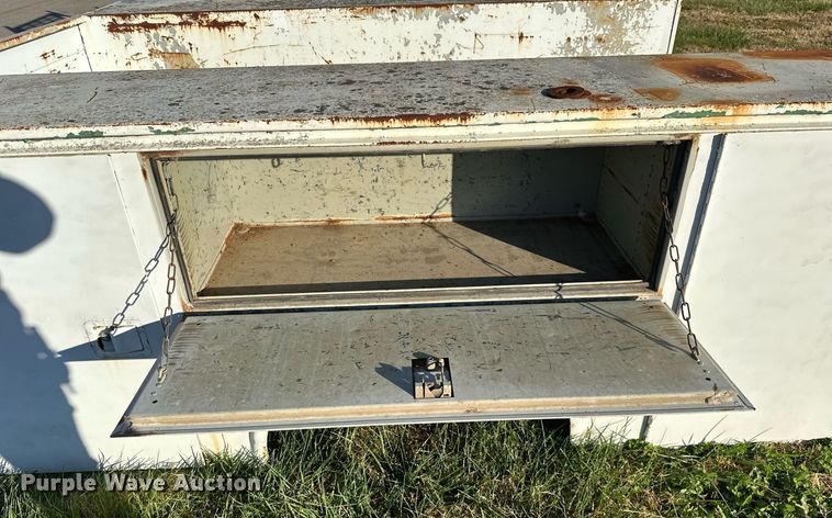 image for item NO9432 Utility bed