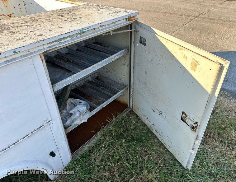 image for item NO9432 Utility bed