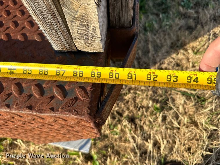 image for item NO9433 Flatbed