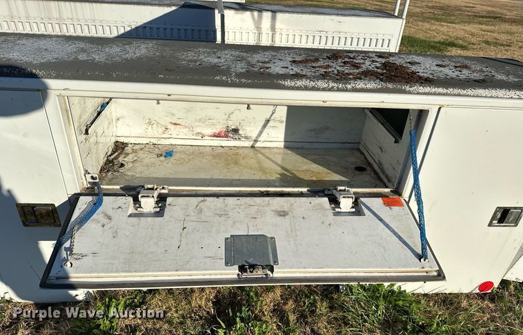 image for item NO9434 Utility bed