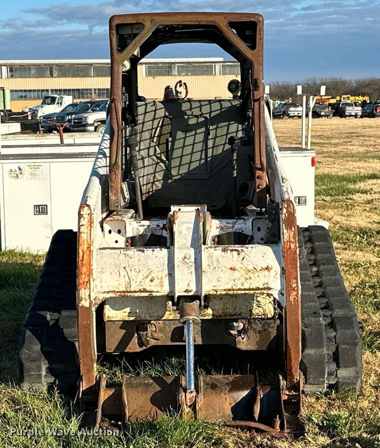 image for item NO9435 2000 Bobcat 864  tracked skid steer loader