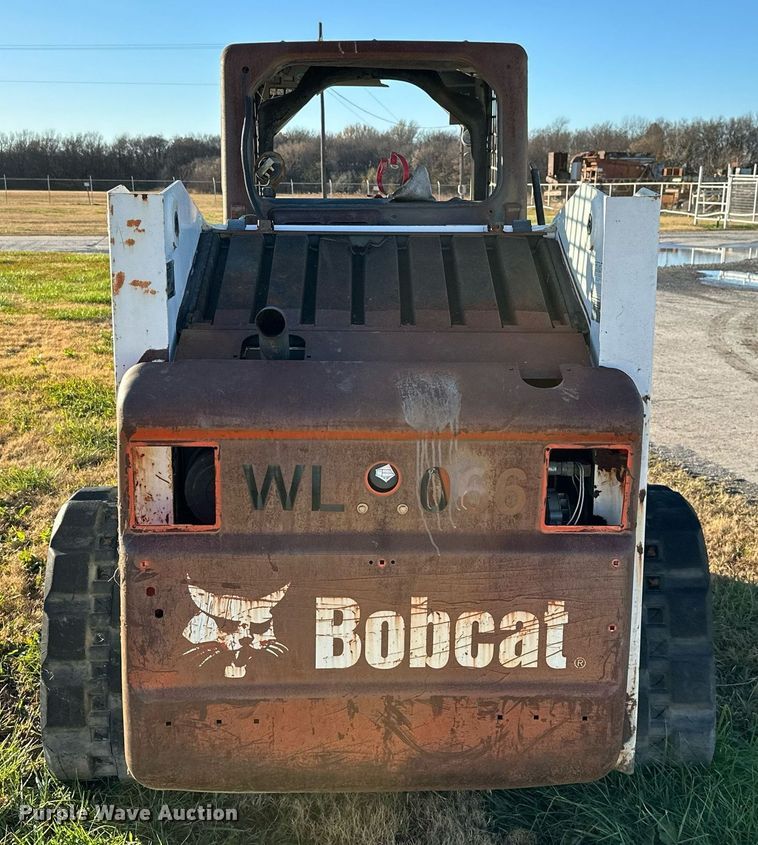 image for item NO9435 2000 Bobcat 864  tracked skid steer loader